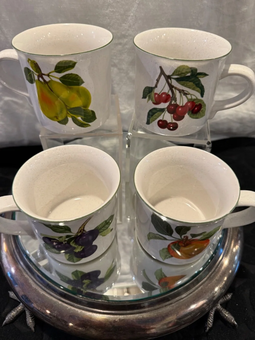 Vintage service for  4 fruit delight collection by Christopher Stuart Y2225
